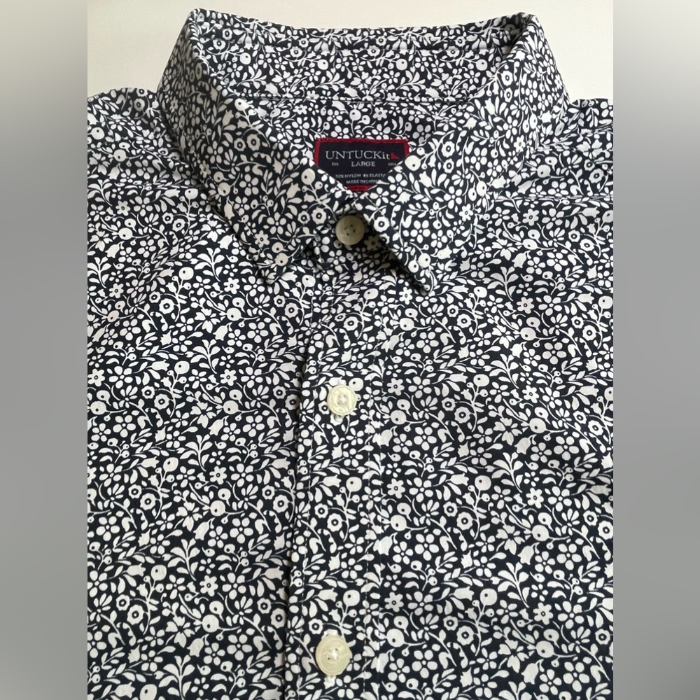 UNTUCKit Chaddsford Shirt Men's Large L Blue Floral Button Down Short Sleeve